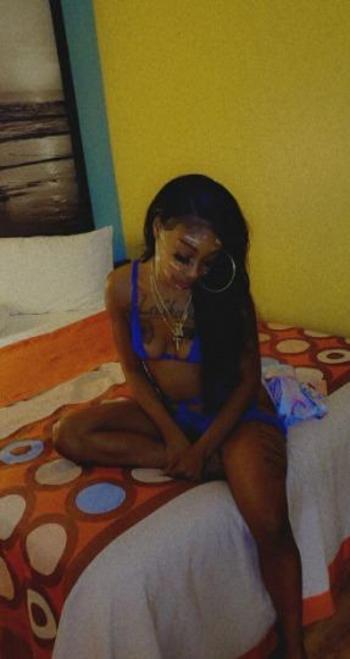 Barbie, 24  female escort, Bakersfield