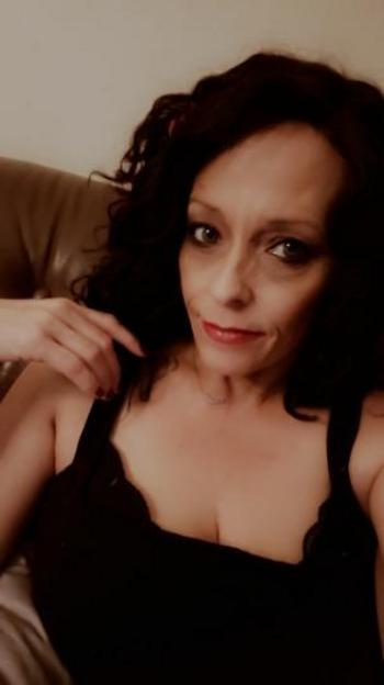 Cat, 48  female escort, Bakersfield