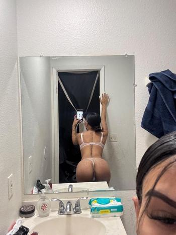 Amy, 23  female escort, Bakersfield