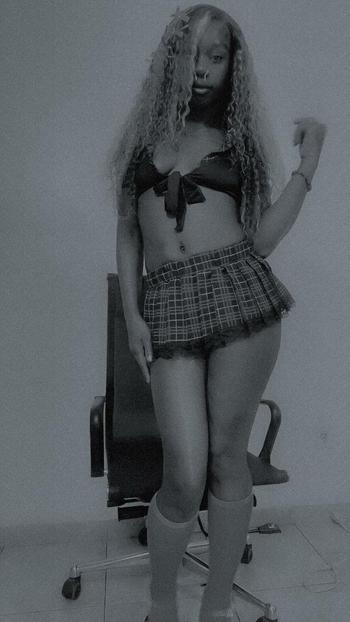 Cece, 24  female escort, Bakersfield