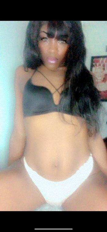 Treasure, 23  female escort, Bakersfield