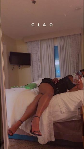 Peaches, 28  female escort, Bakersfield