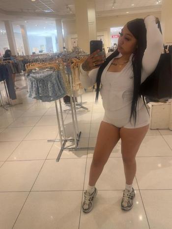 Star, 22  female escort, Bakersfield