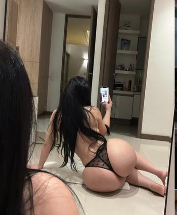 Carolina, 24  female escort, Bakersfield